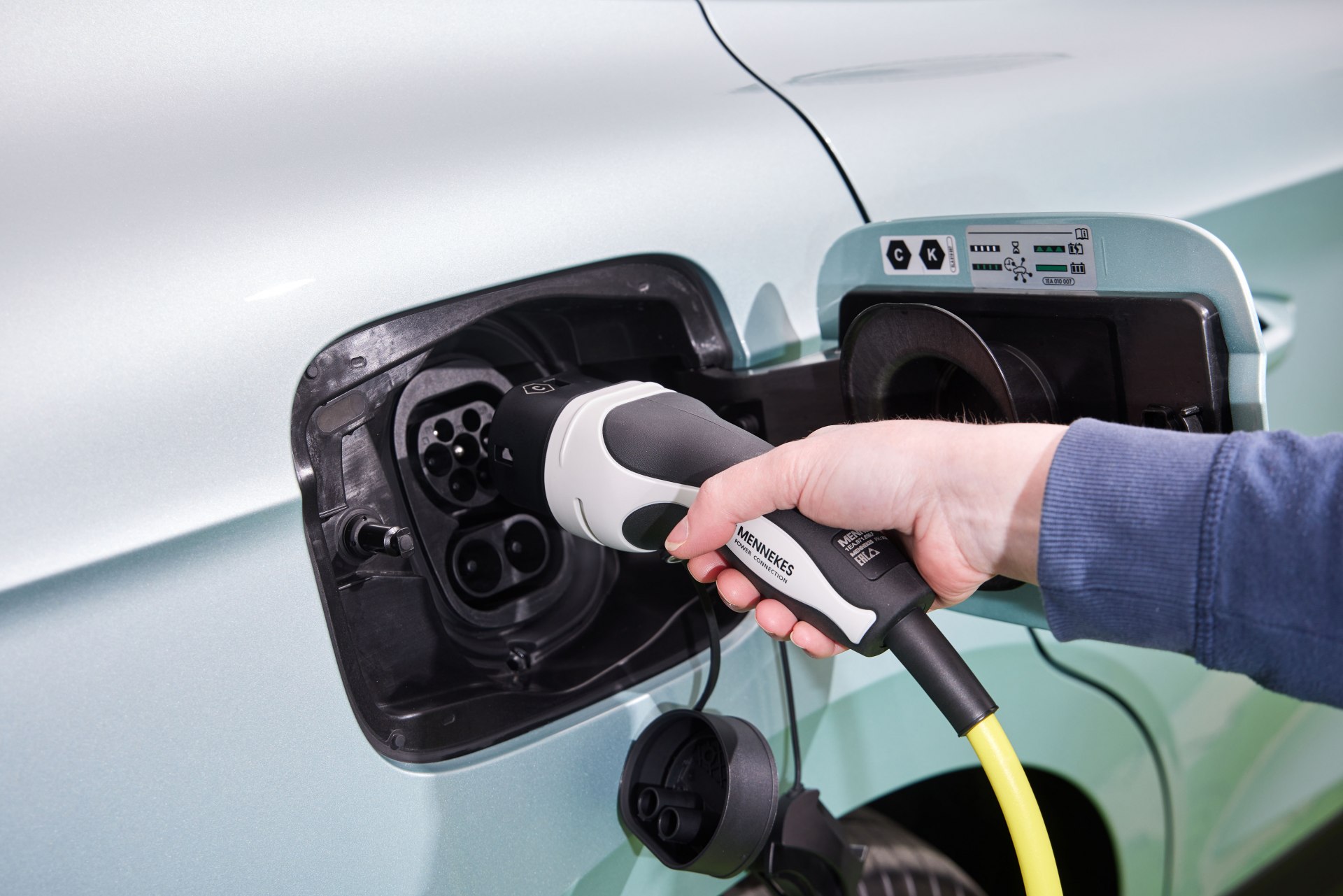 Obrazk pre sluzbu - Nabitie elektromobilu